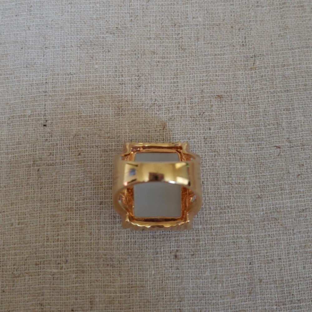 Gold Statement Ring - Picture 4 of 6